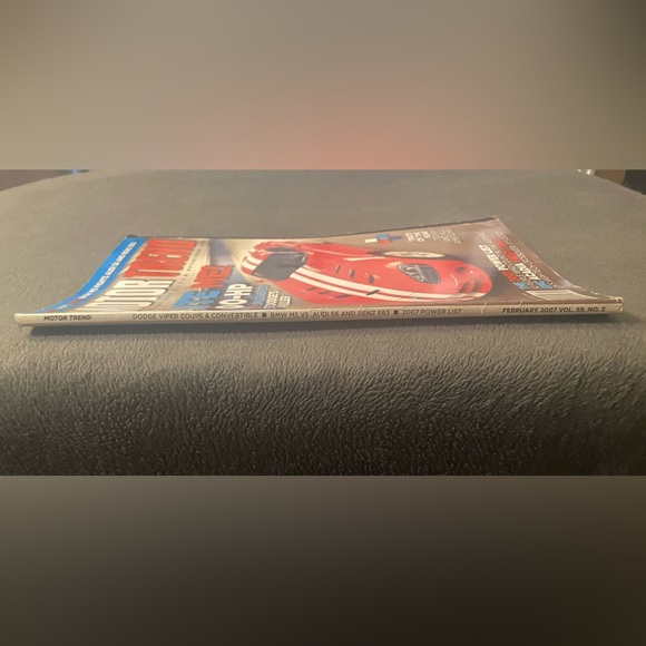 😸Free with bundle😸 Motor Trend February 2007/Volume 58/No.2 - Picture 3 of 4